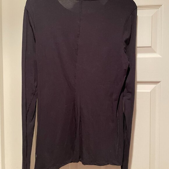 Lululemon, Ultralight Hip-Length Long-Sleeve Shirt, Black, Size 12 - Picture 4 of 5